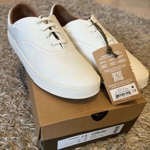 OluKai Kohu Women’s Cream Canvas Sneakers